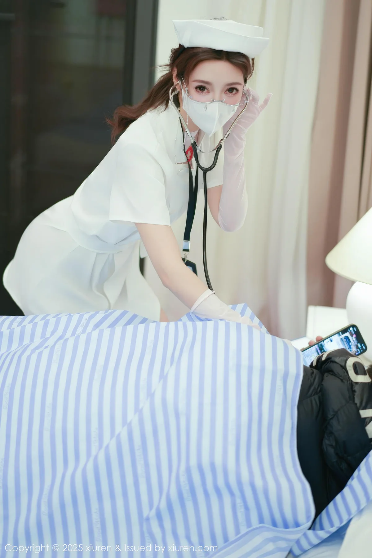 XiuRen 秀人 No.11099 Twins桃桃 护士制服主题写真 - 3