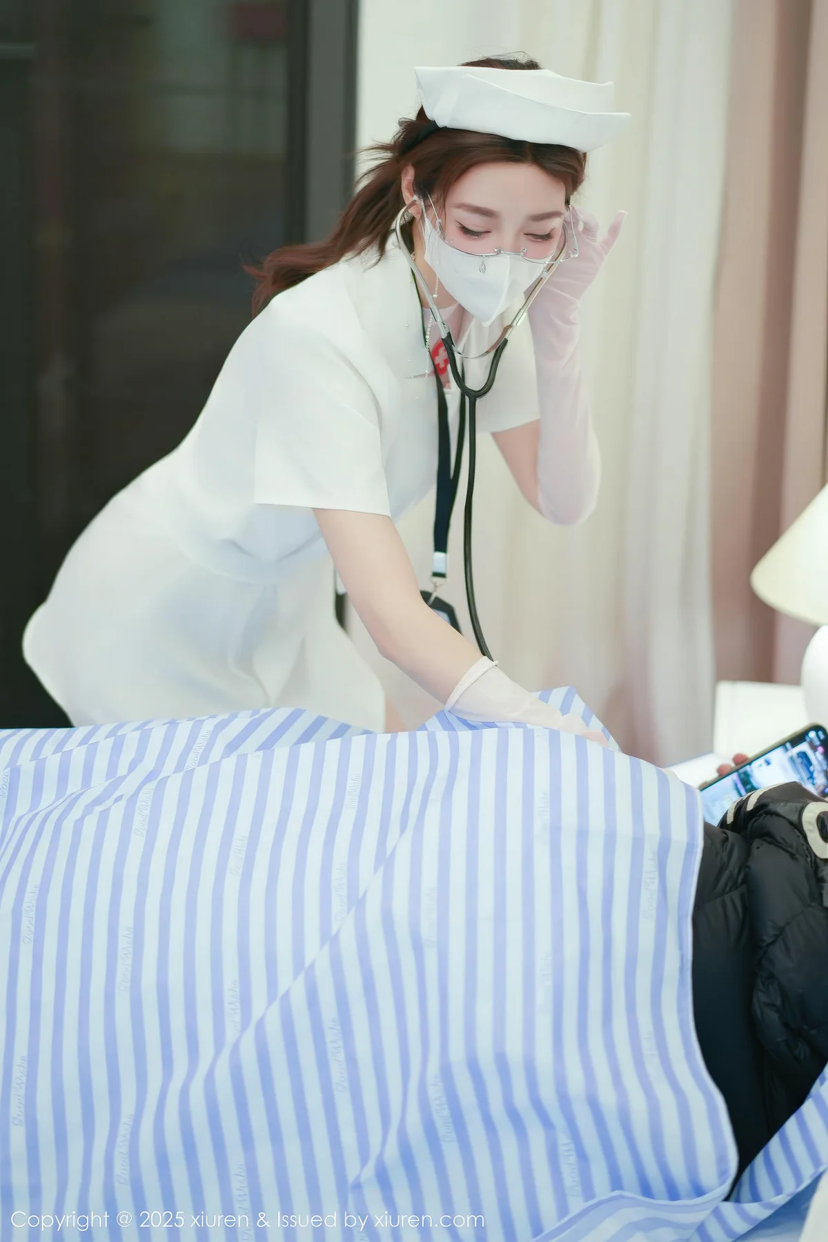 XiuRen 秀人 No.11099 Twins桃桃 护士制服主题写真 - 4