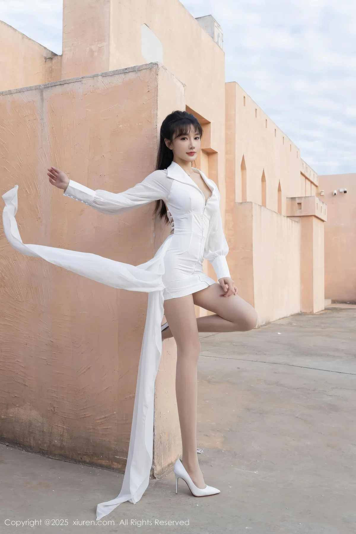 XiuRen 秀人 No.11100 陆萱萱 白色套装诱人肉色丝袜 - 5