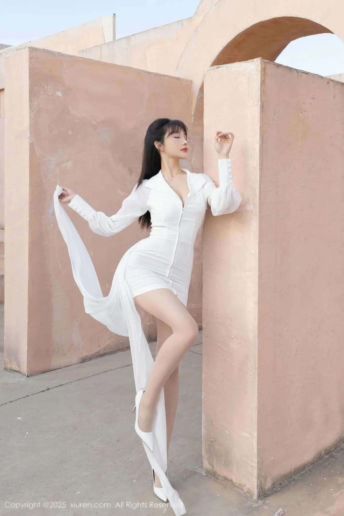 XiuRen 秀人 No.11100 陆萱萱 白色套装诱人肉色丝袜 - 7
