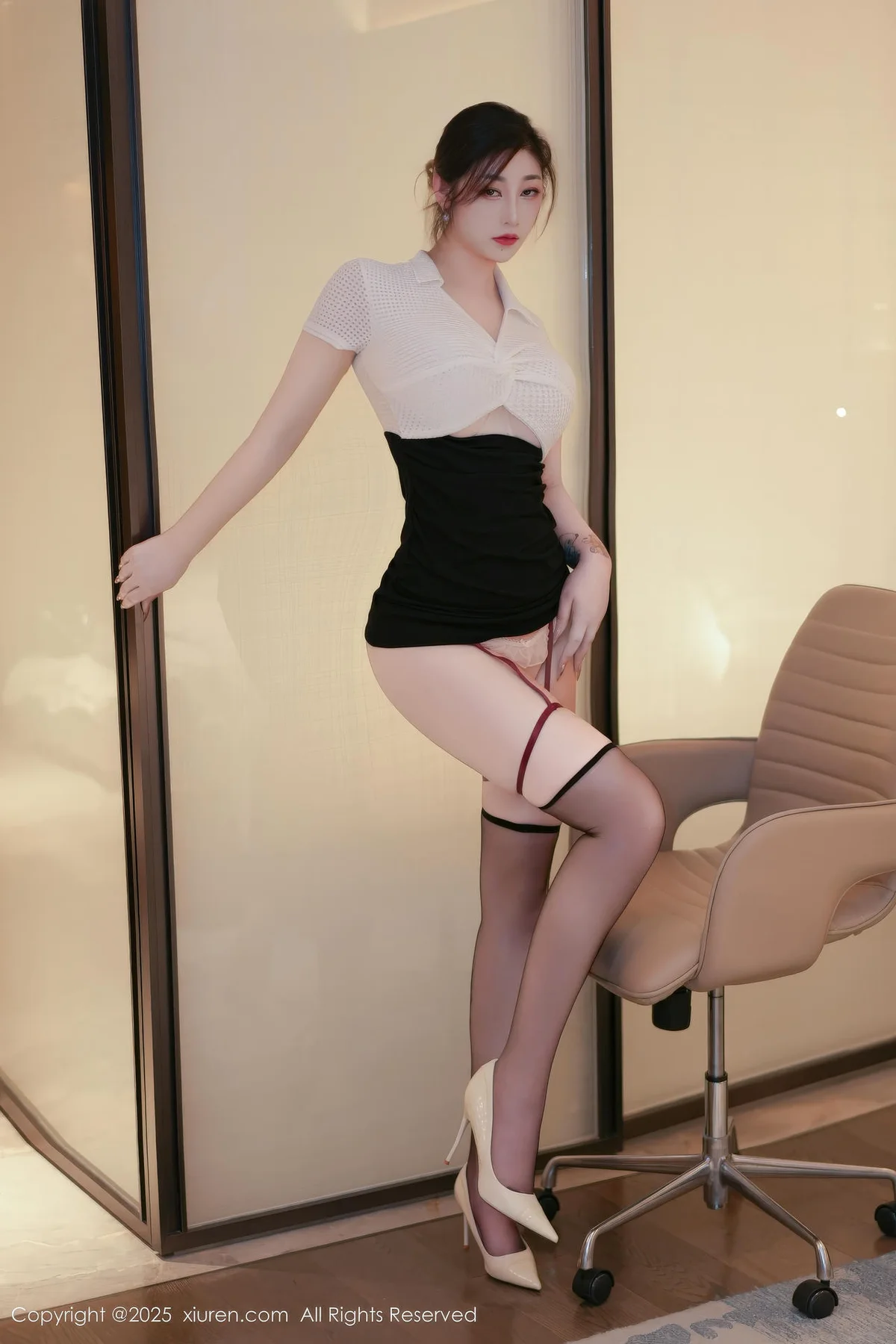XiuRen 秀人 No.11102 妲己_Toxic 黑色包臀裙丁字裤 - 8