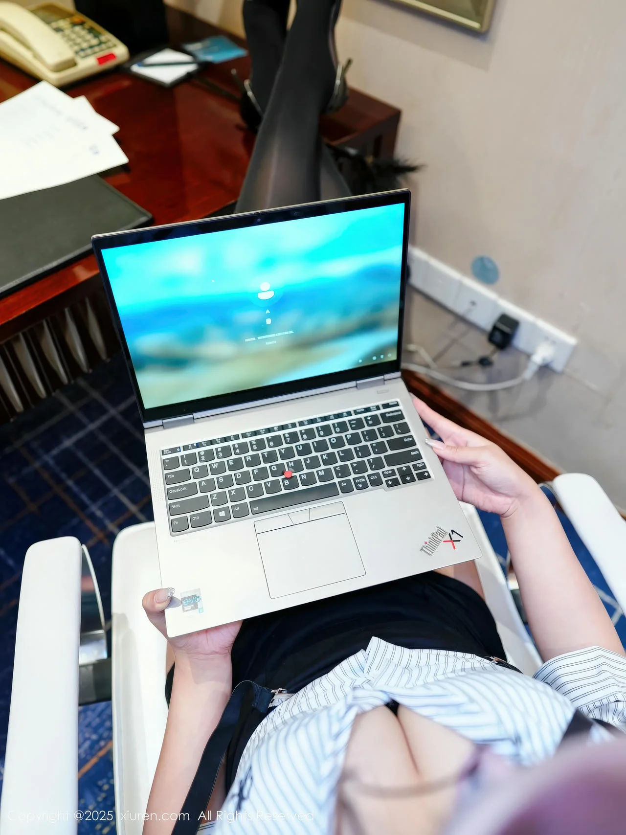 XiuRen 秀人 No.11104 金允希Yuki 性感OL服饰 - 9