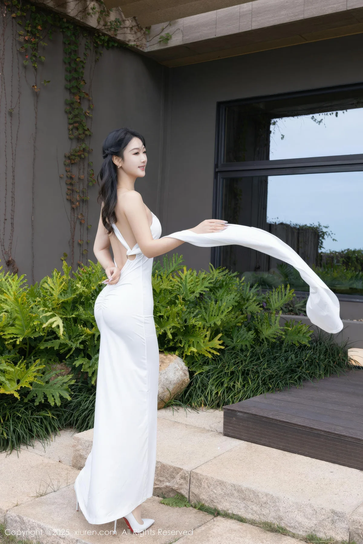 XiuRen 秀人 No.11109 唐安琪 白色长裙诱人肉色丝袜 - 1