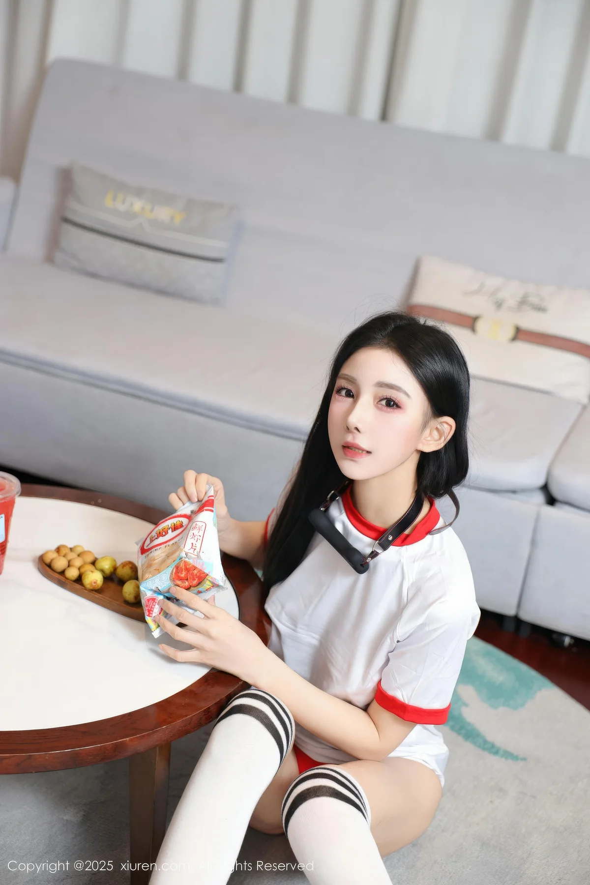 XiuRen 秀人 No.11110 许微微呀 白色T恤性感诱人丝袜 - 3