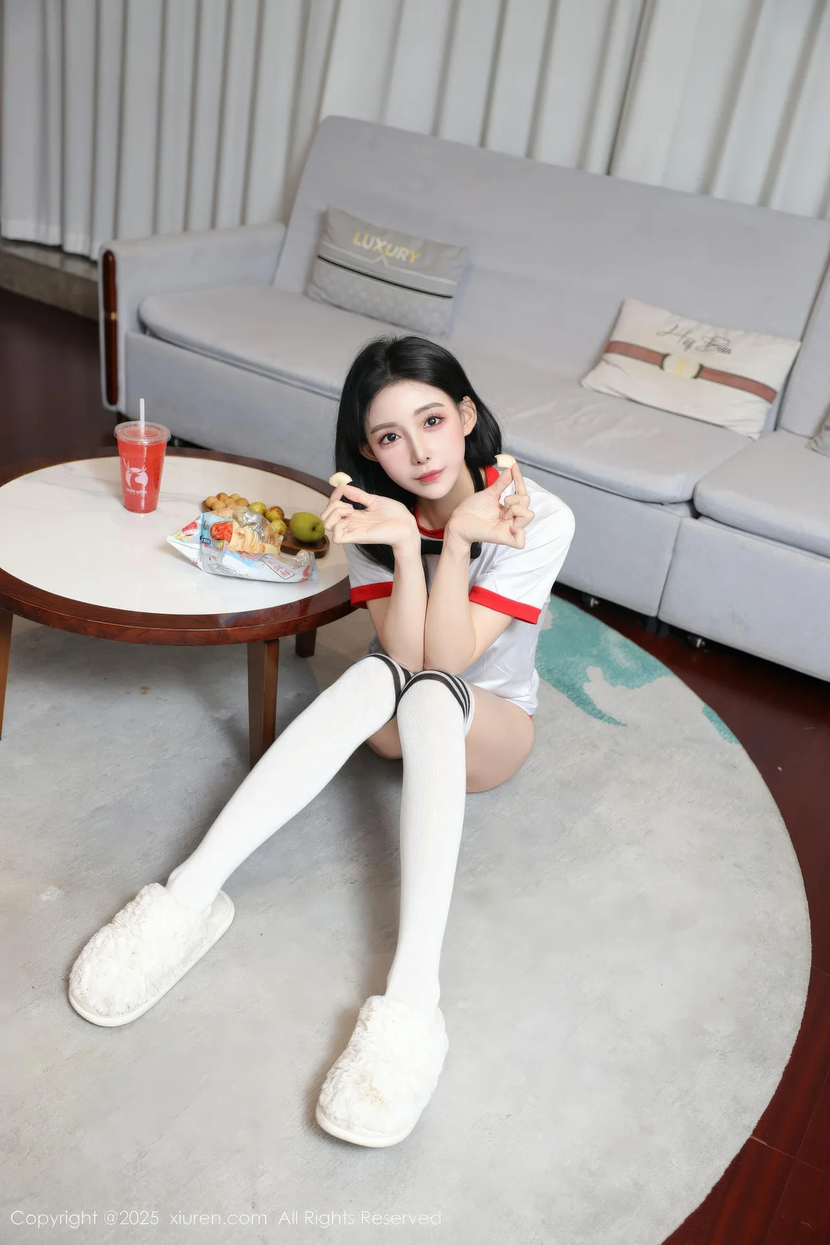 XiuRen 秀人 No.11110 许微微呀 白色T恤性感诱人丝袜 - 9