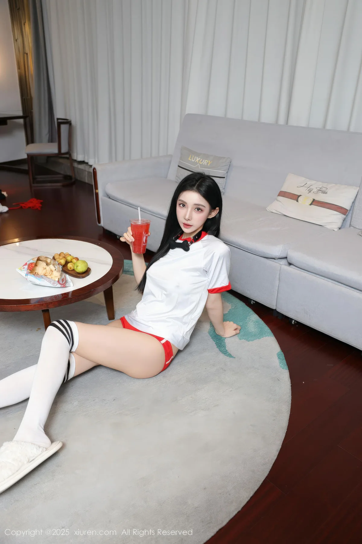 XiuRen 秀人 No.11110 许微微呀 白色T恤性感诱人丝袜 - 5