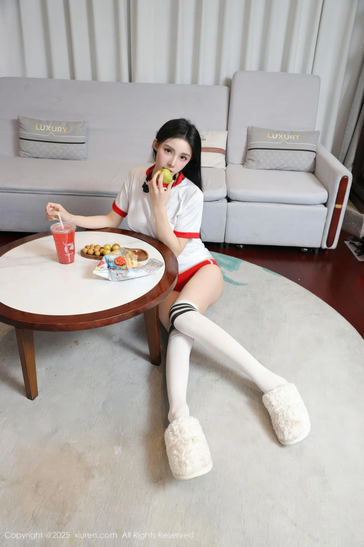 XiuRen 秀人 No.11110 许微微呀 白色T恤性感诱人丝袜 - 8