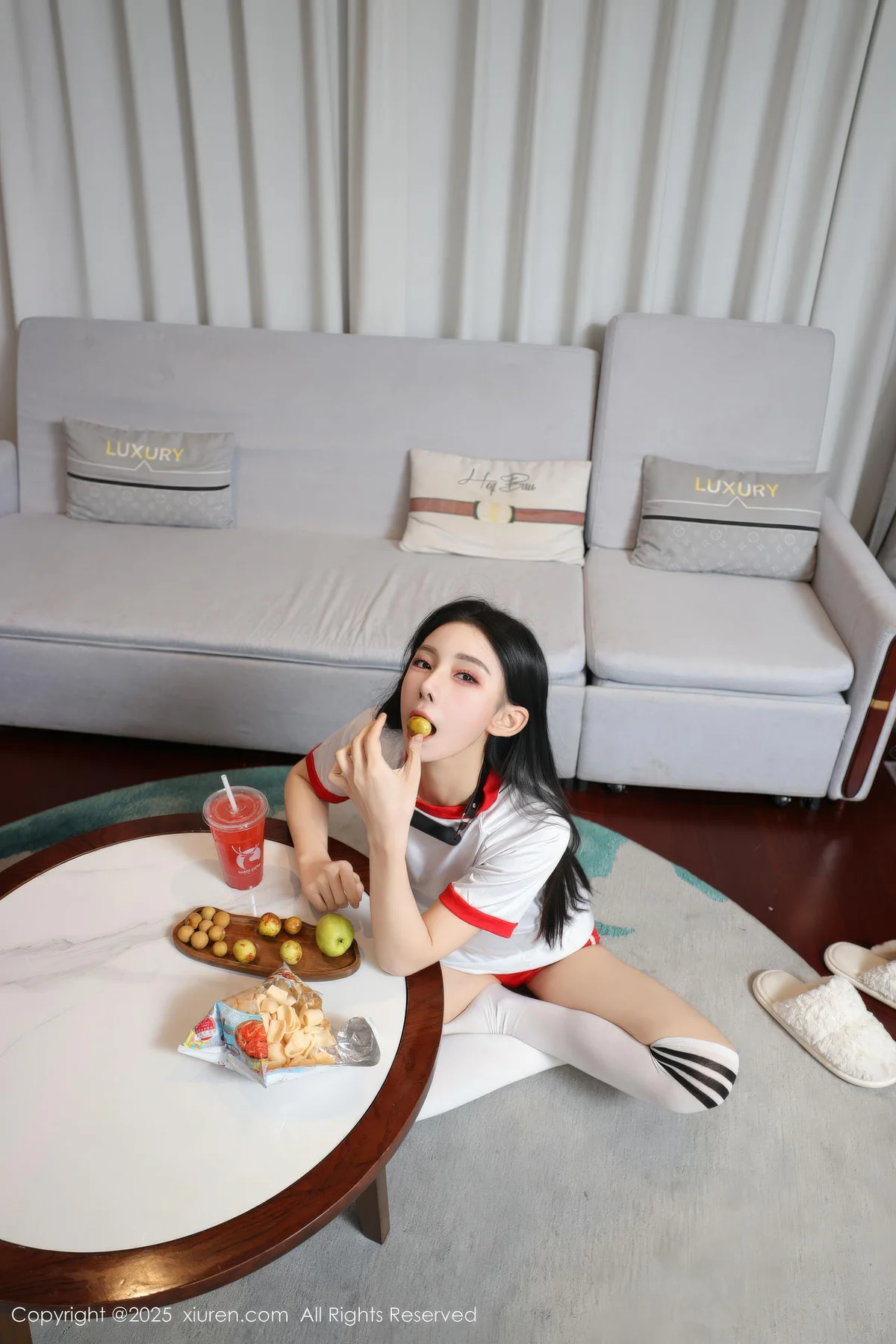 XiuRen 秀人 No.11110 许微微呀 白色T恤性感诱人丝袜 - 6