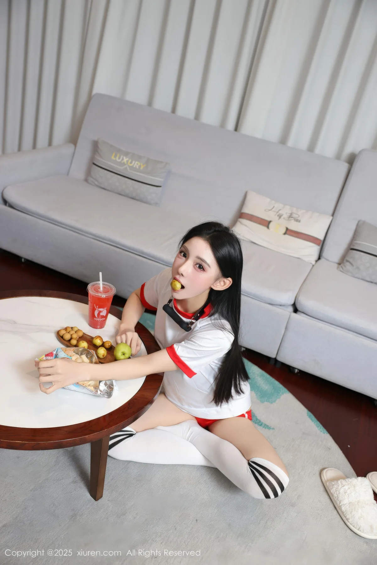 XiuRen 秀人 No.11110 许微微呀 白色T恤性感诱人丝袜 - 8