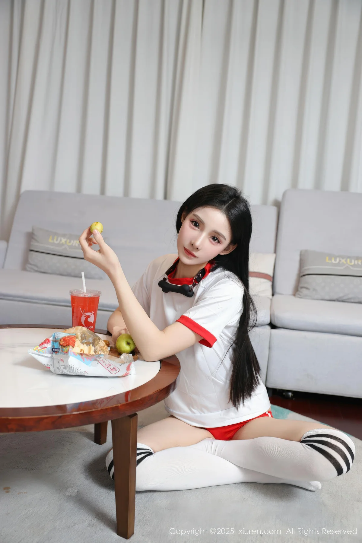 XiuRen 秀人 No.11110 许微微呀 白色T恤性感诱人丝袜 - 9