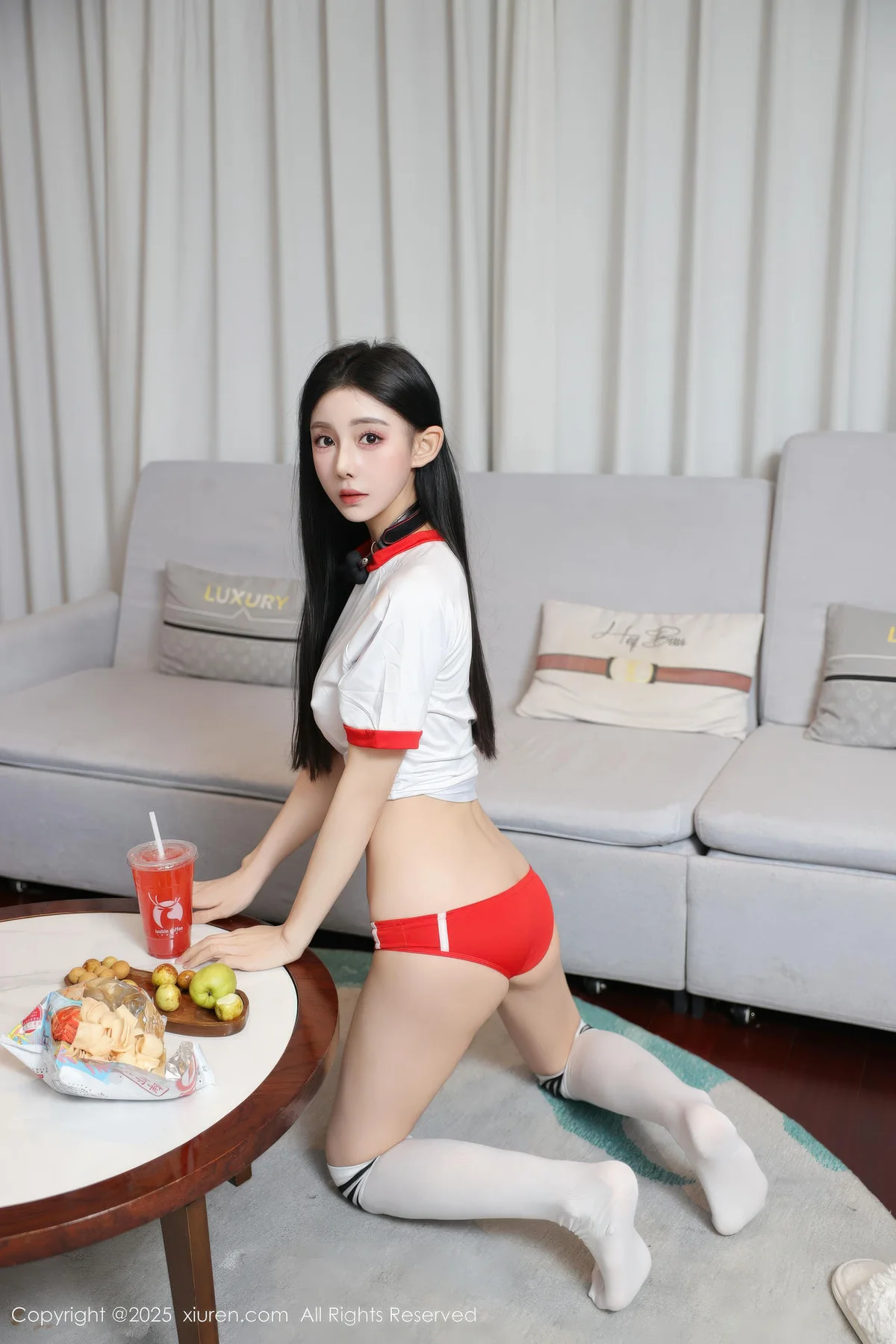 XiuRen 秀人 No.11110 许微微呀 白色T恤性感诱人丝袜 - 3