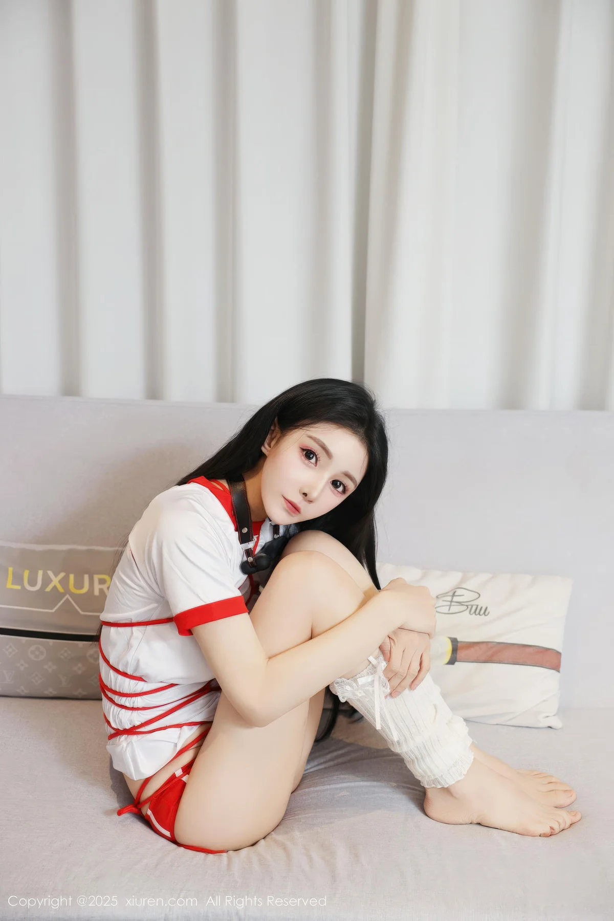 XiuRen 秀人 No.11110 许微微呀 白色T恤性感诱人丝袜 - 10