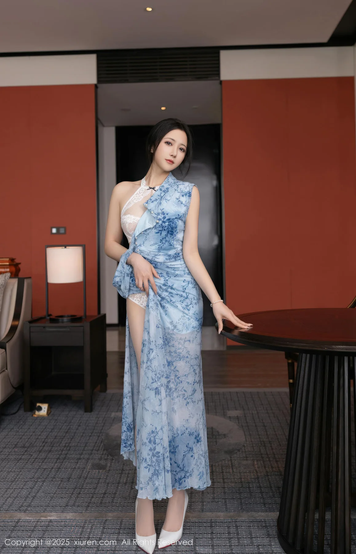 XiuRen 秀人 No.11133 鱼子酱Fish 青瓷连衣裙肉丝 - 1