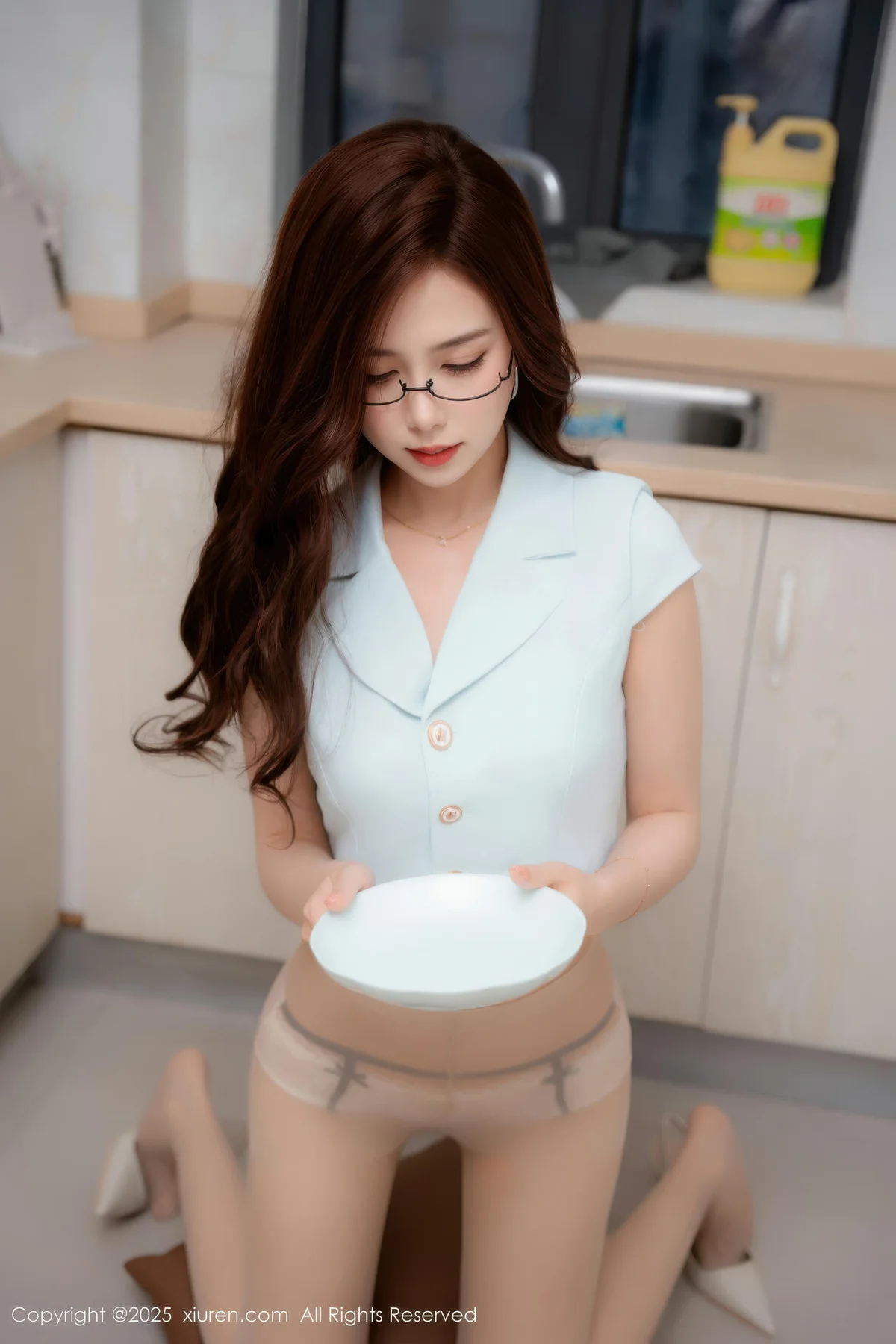 XiuRen 秀人 No.11162 拍黄瓜girl 浅色套装肉色丝袜 - 5