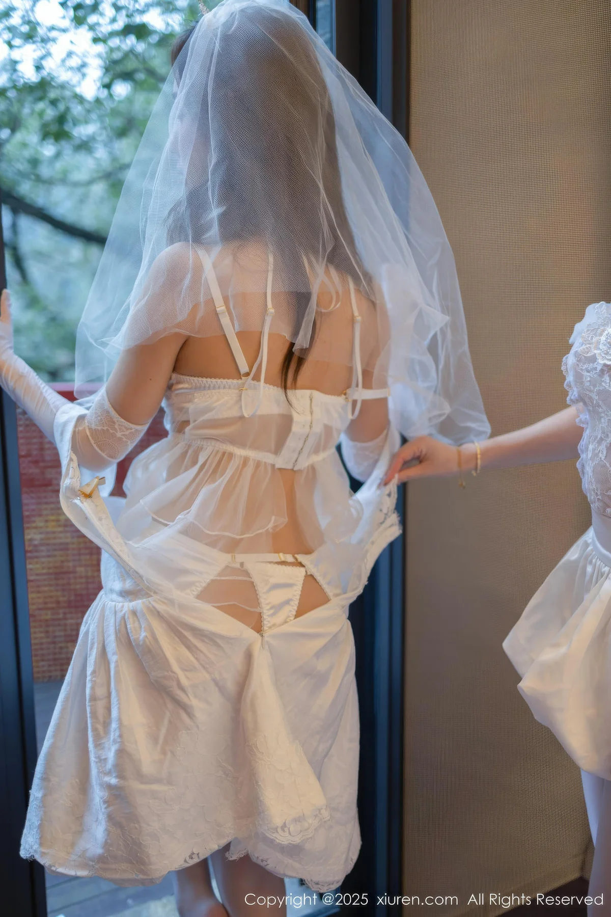 XiuRen 秀人 No.11184 Twins天夭 两位白色蕾丝婚纱 - 9