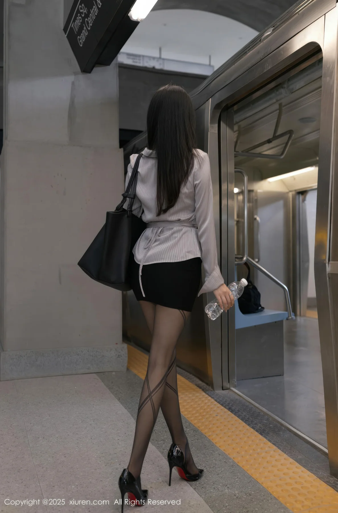 XiuRen 秀人 No.11186 鱼子酱Fish 性感OL服饰婀娜动人身段 - 6