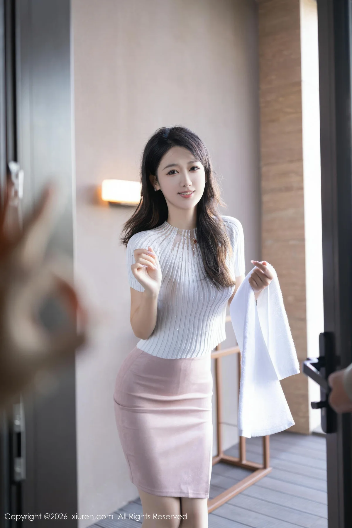 XiuRen 秀人 No.11195 唐安琪 粉色内衣诱人肉色丝袜 - 1