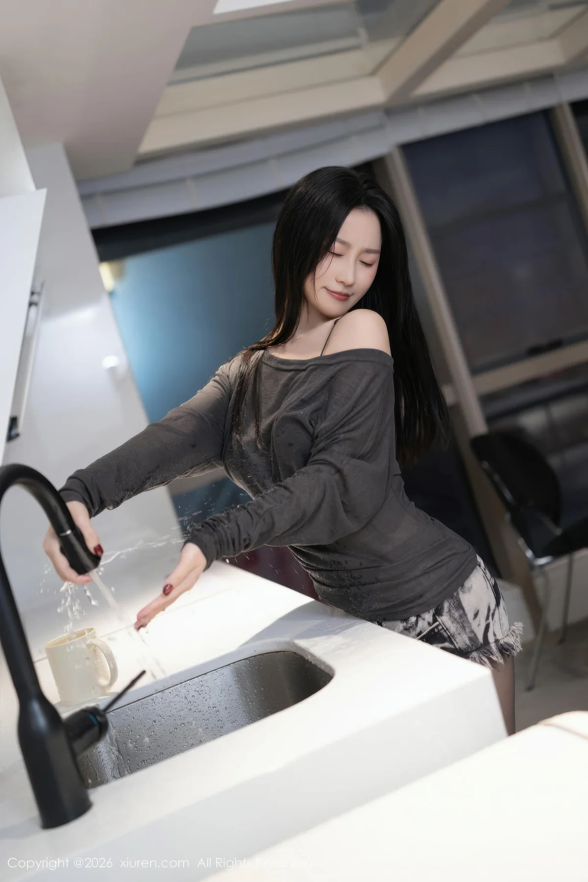 XiuRen 秀人 No.11202 杏子Yada香肩黑丝翘臀美女 - 3