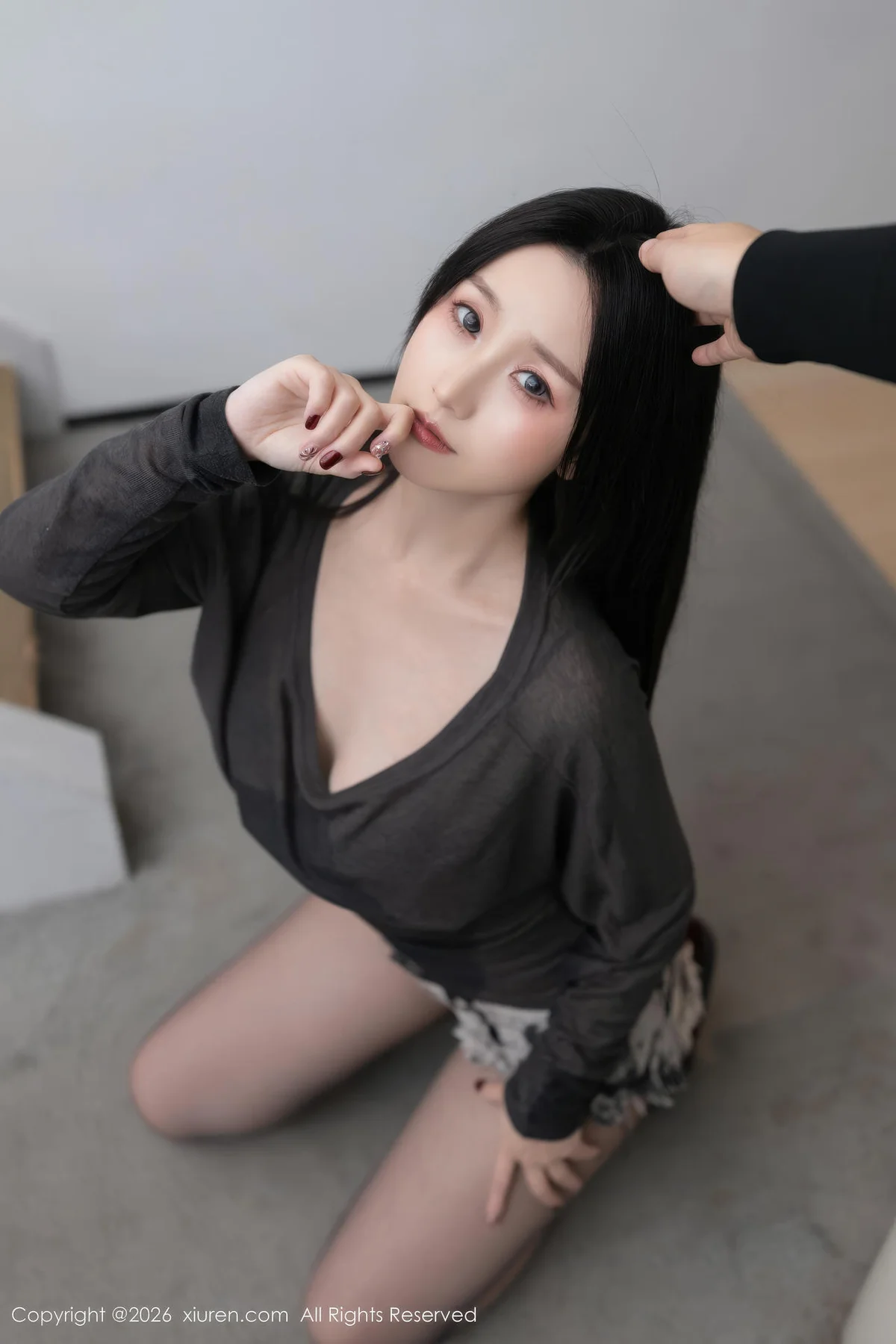 XiuRen 秀人 No.11202 杏子Yada香肩黑丝翘臀美女 - 6