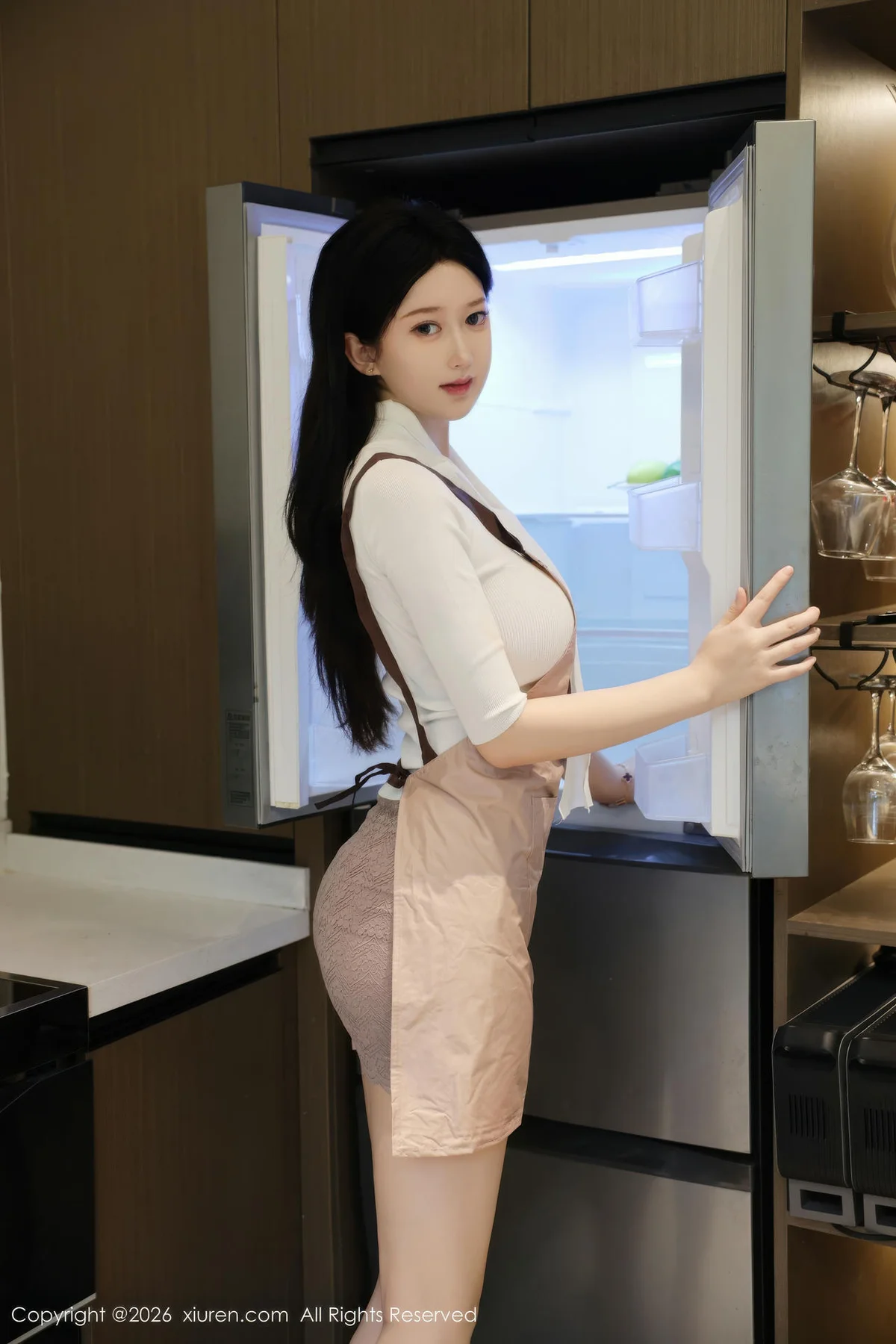 XiuRen 秀人 No.11207 奶思兔巨乳首套写真紫色包臀裙 - 1