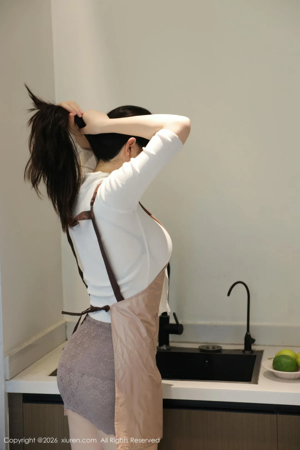 XiuRen 秀人 No.11207 奶思兔巨乳首套写真紫色包臀裙 - 8