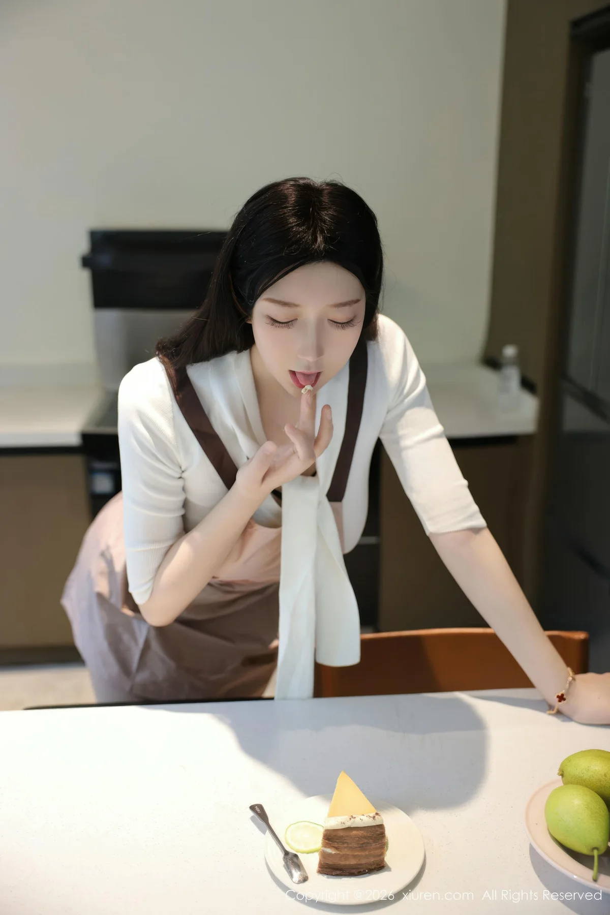 XiuRen 秀人 No.11207 奶思兔巨乳首套写真紫色包臀裙 - 2