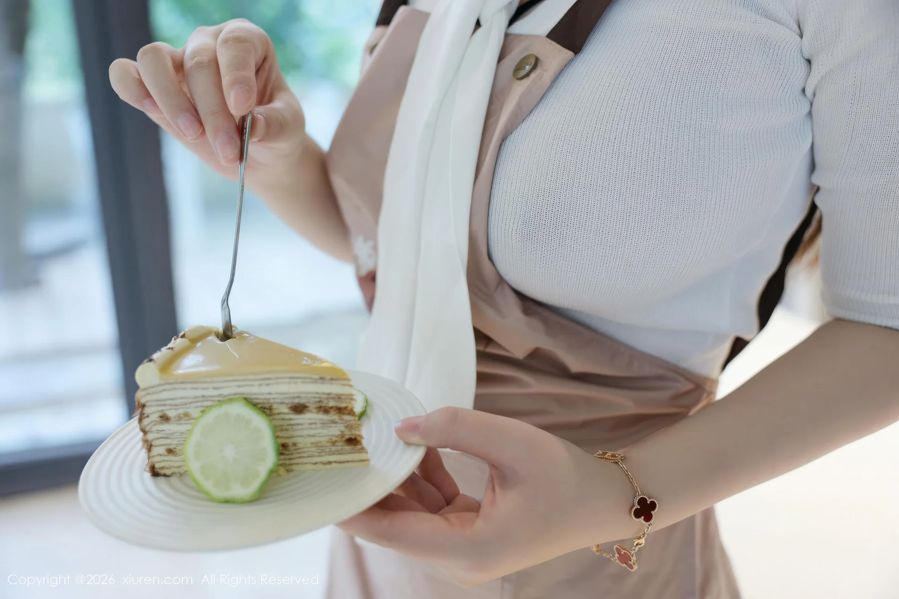 XiuRen 秀人 No.11207 奶思兔巨乳首套写真紫色包臀裙 - 7