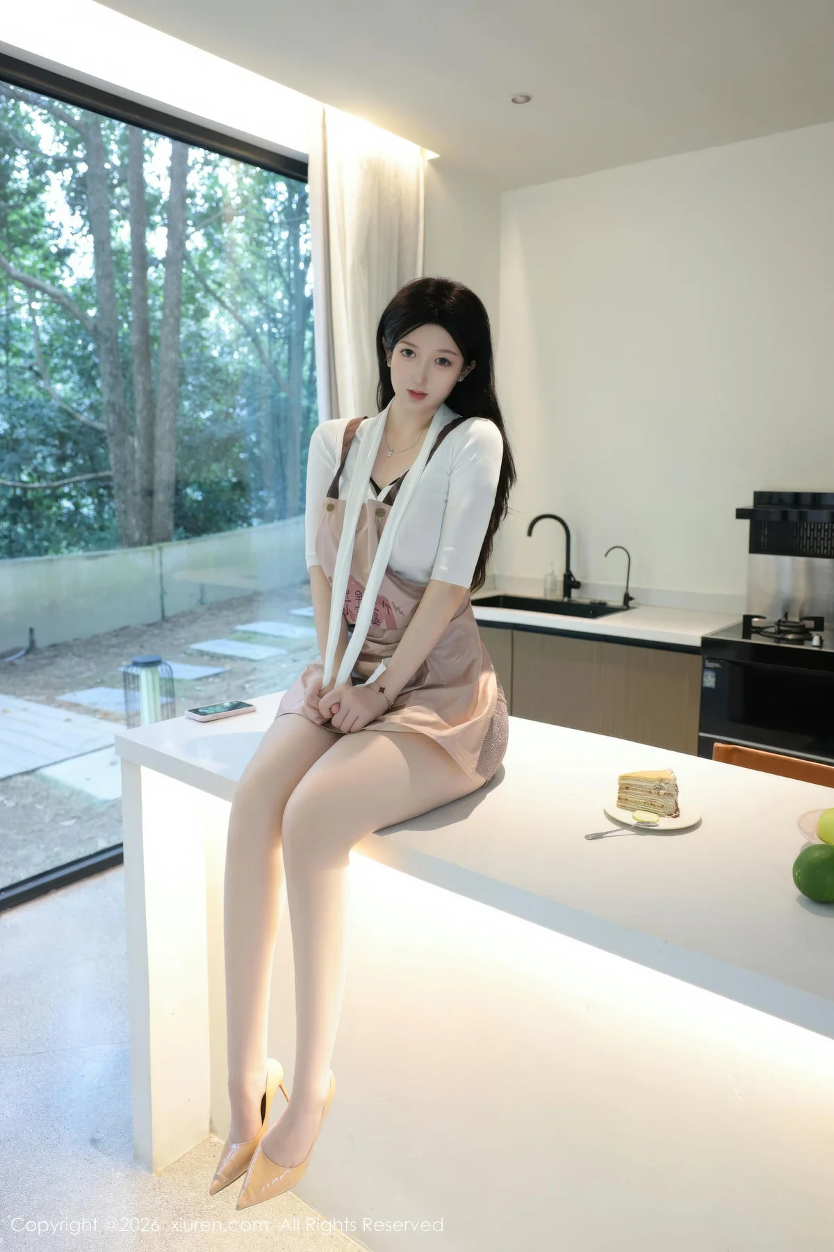 XiuRen 秀人 No.11207 奶思兔巨乳首套写真紫色包臀裙 - 1