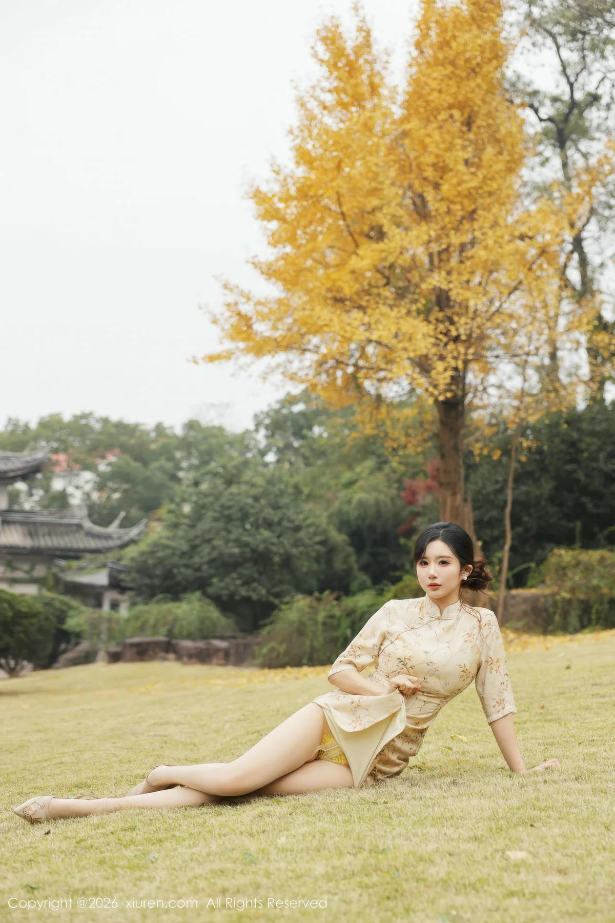 XiuRen 秀人 No.11214 小肉肉咪 浅黄色旗袍户外 - 1