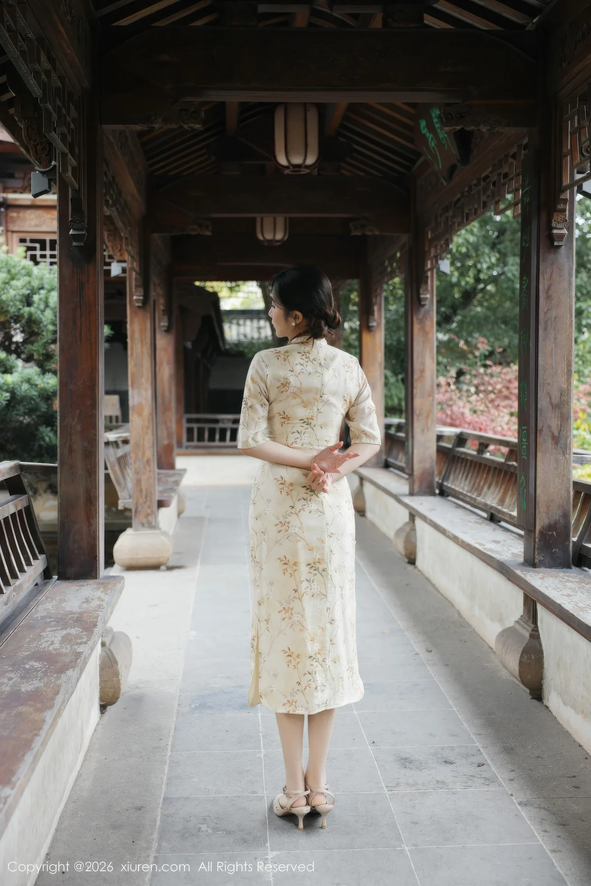 XiuRen 秀人 No.11214 小肉肉咪 浅黄色旗袍户外 - 8