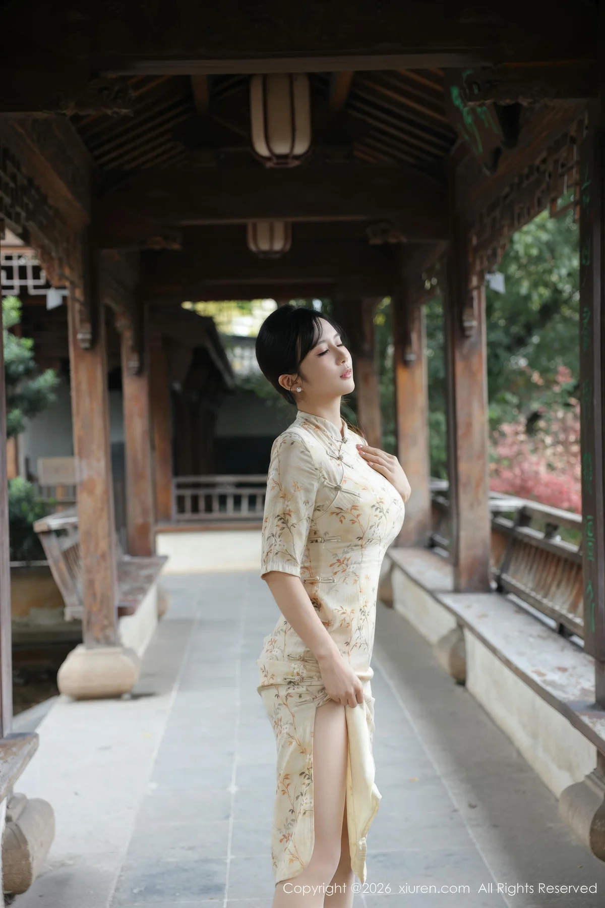 XiuRen 秀人 No.11214 小肉肉咪 浅黄色旗袍户外 - 9