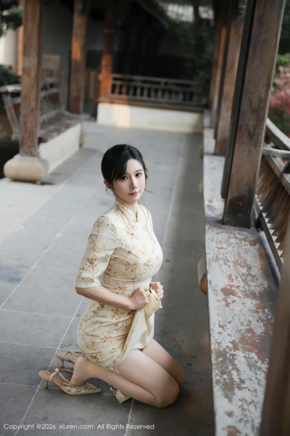 XiuRen 秀人 No.11214 小肉肉咪 浅黄色旗袍户外 - 5