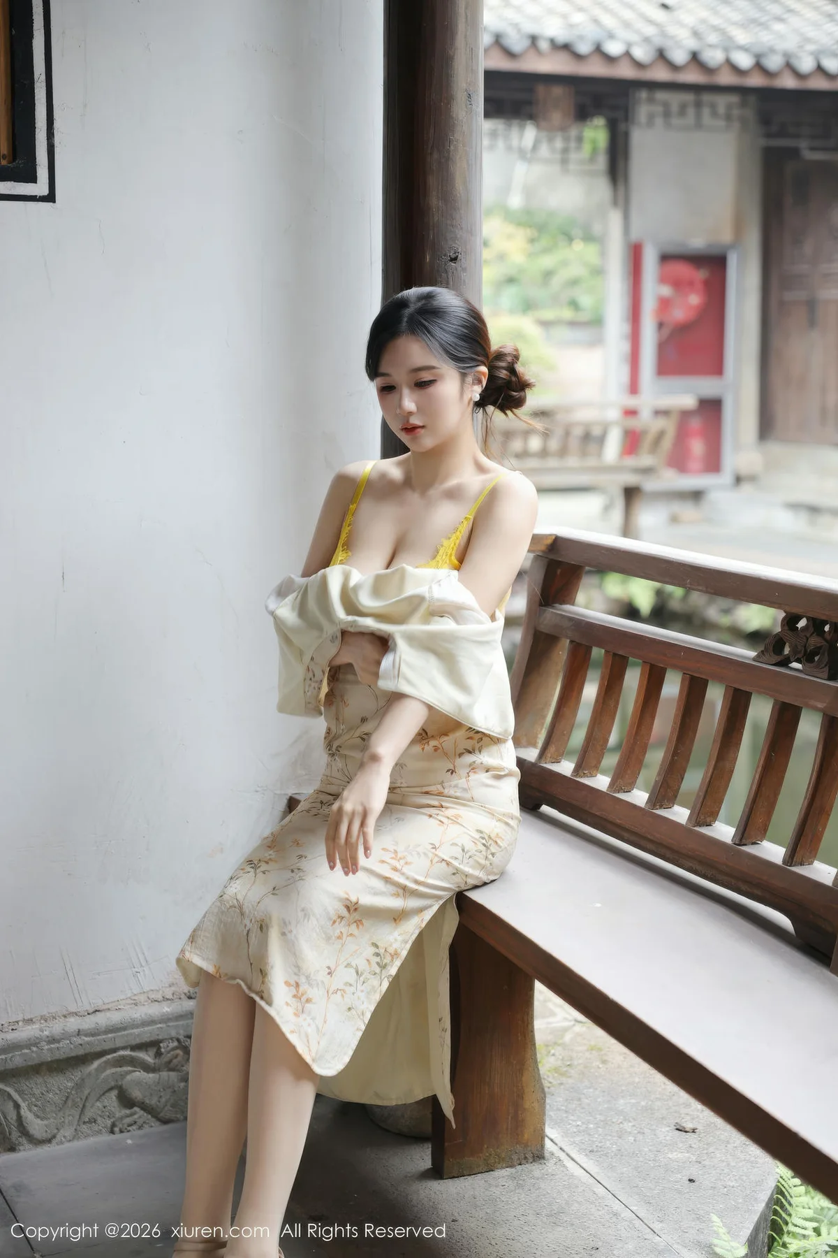 XiuRen 秀人 No.11214 小肉肉咪 浅黄色旗袍户外 - 6