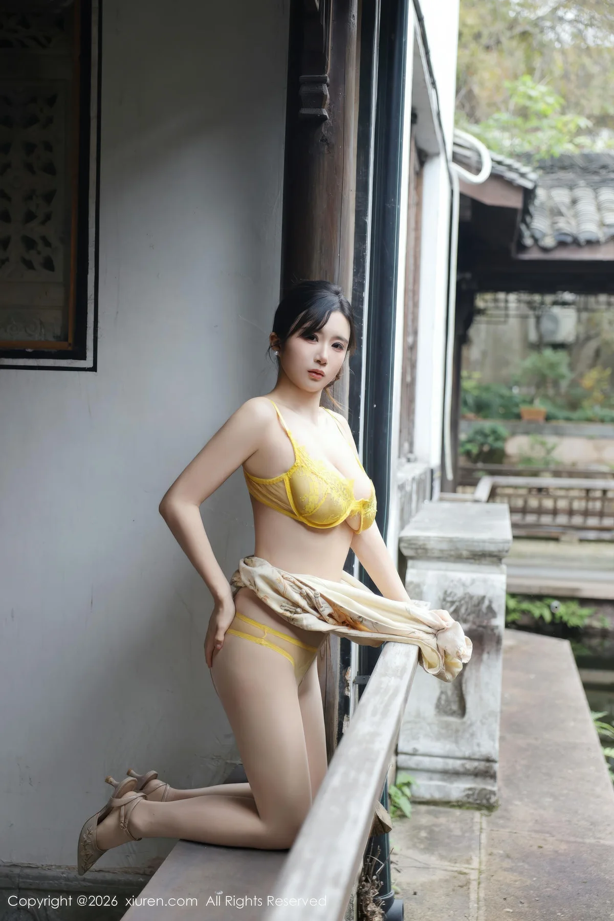 XiuRen 秀人 No.11214 小肉肉咪 浅黄色旗袍户外 - 10