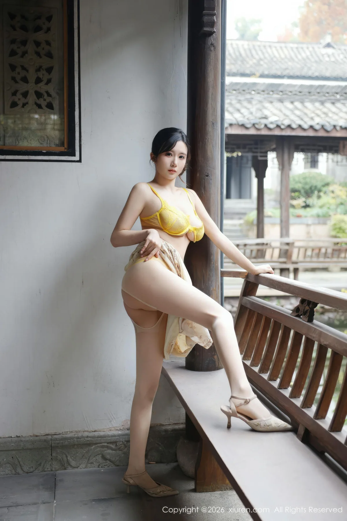 XiuRen 秀人 No.11214 小肉肉咪 浅黄色旗袍户外 - 1