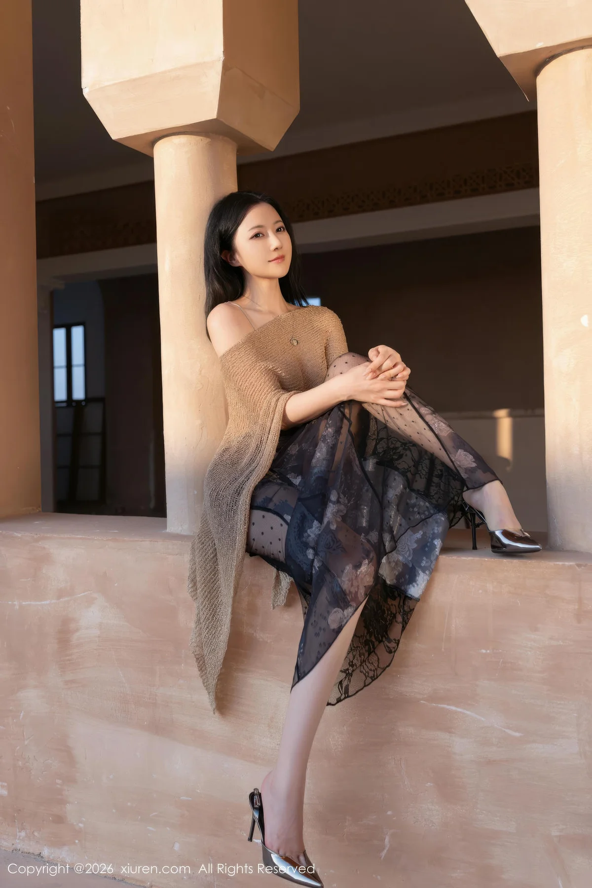 XiuRen 秀人 No.11217 鱼子酱Fish 黑色蕾丝裙天台美照旅拍 - 10