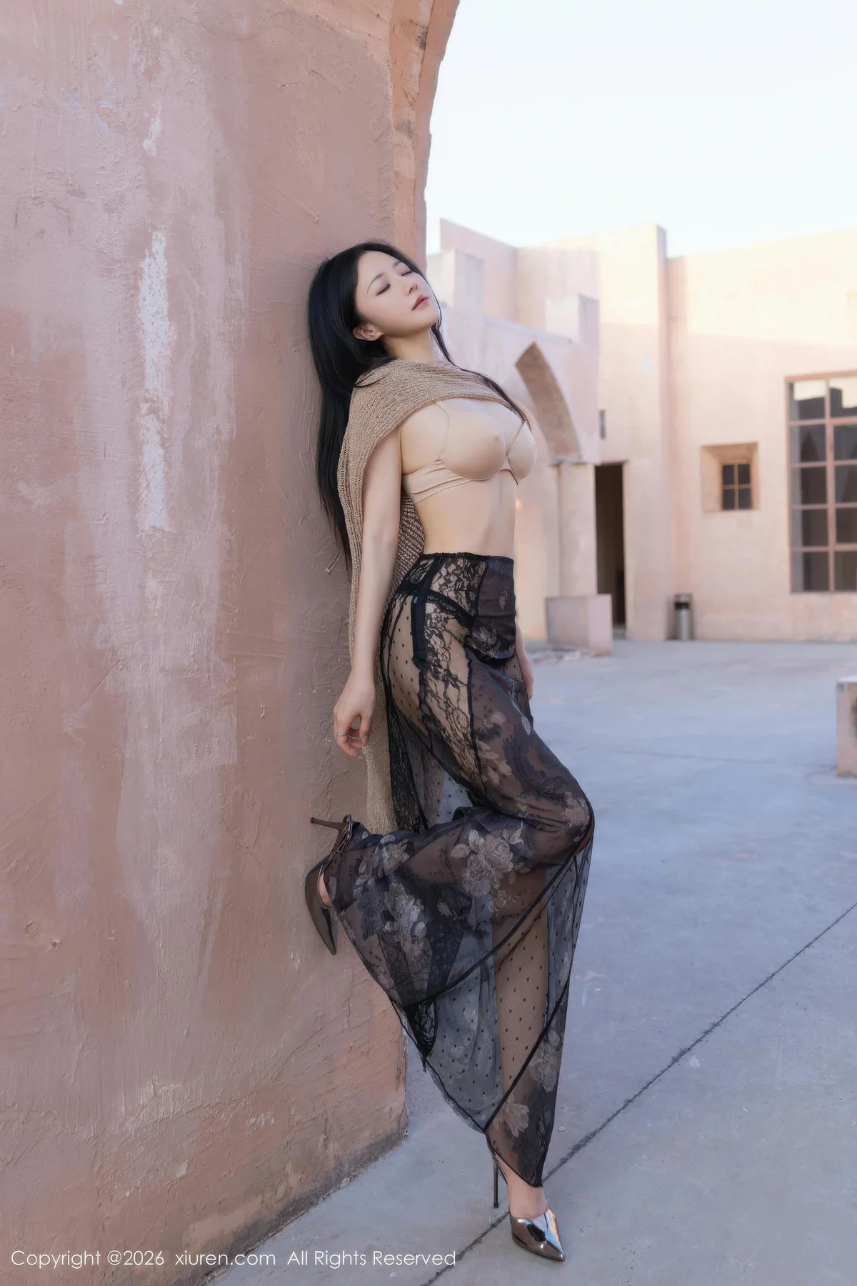XiuRen 秀人 No.11217 鱼子酱Fish 黑色蕾丝裙天台美照旅拍 - 6