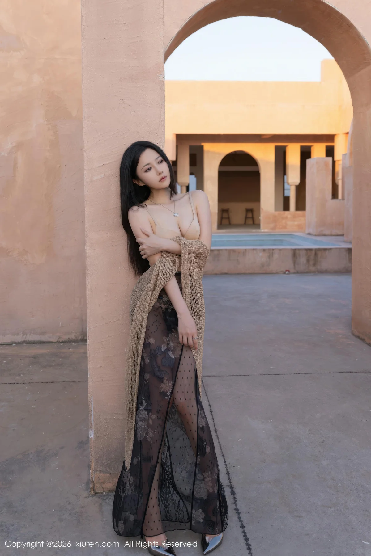 XiuRen 秀人 No.11217 鱼子酱Fish 黑色蕾丝裙天台美照旅拍 - 9