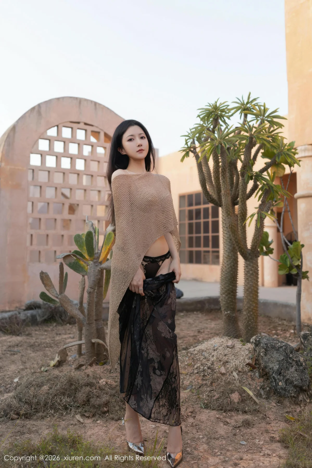 XiuRen 秀人 No.11217 鱼子酱Fish 黑色蕾丝裙天台美照旅拍 - 8
