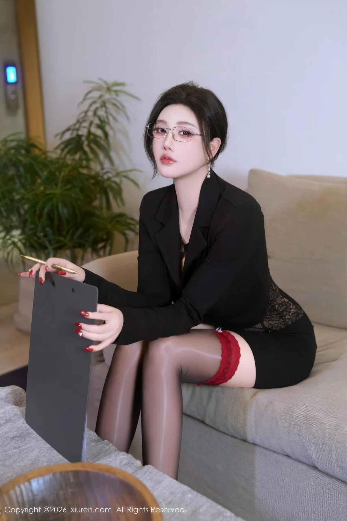 XiuRen 秀人 No.11230 杨晨晨黑色西服迷人身材 - 1