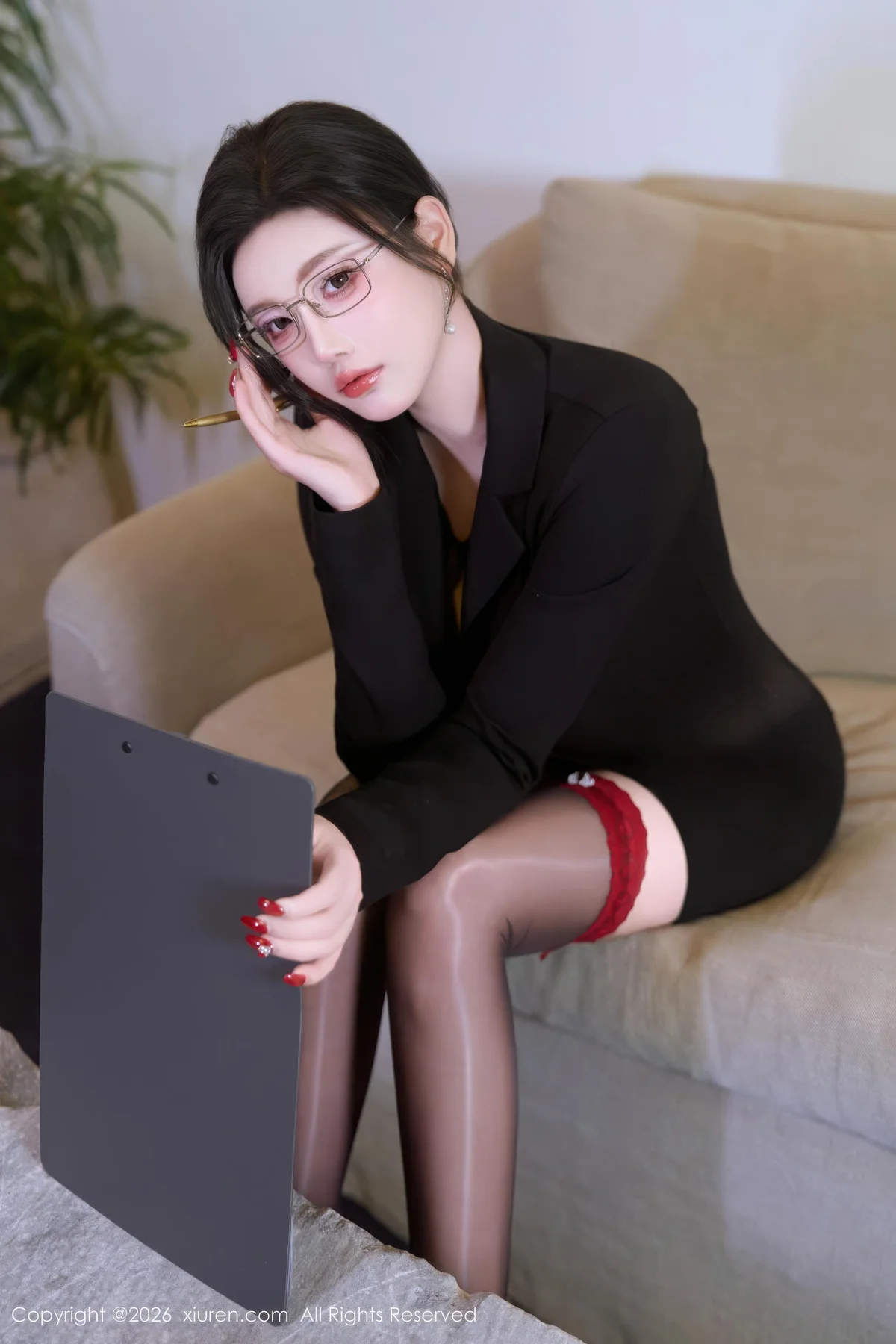 XiuRen 秀人 No.11230 杨晨晨黑色西服迷人身材 - 2