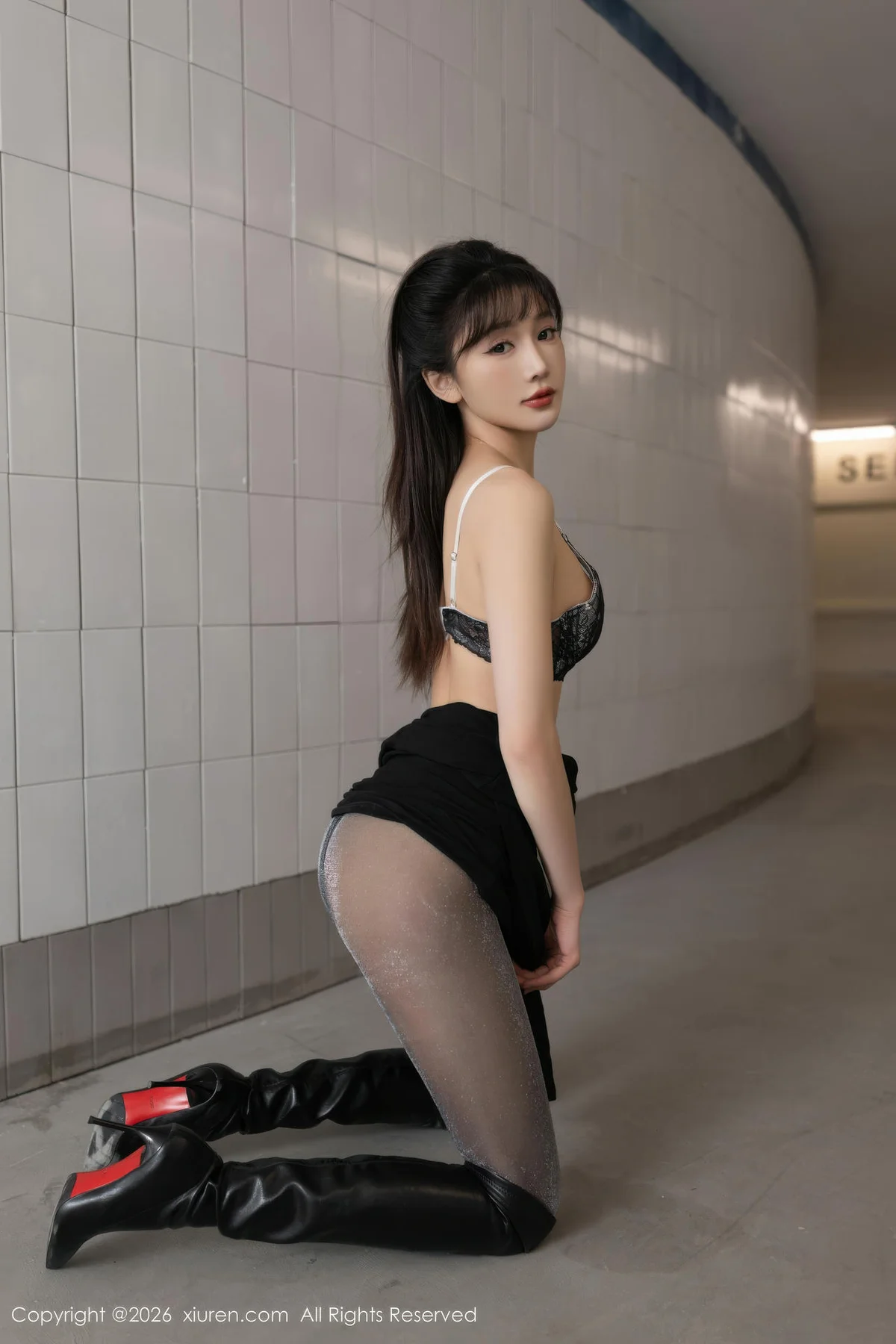 XiuRen 秀人 No.11236 陆萱萱 黑色皮靴魅惑黑丝 - 1