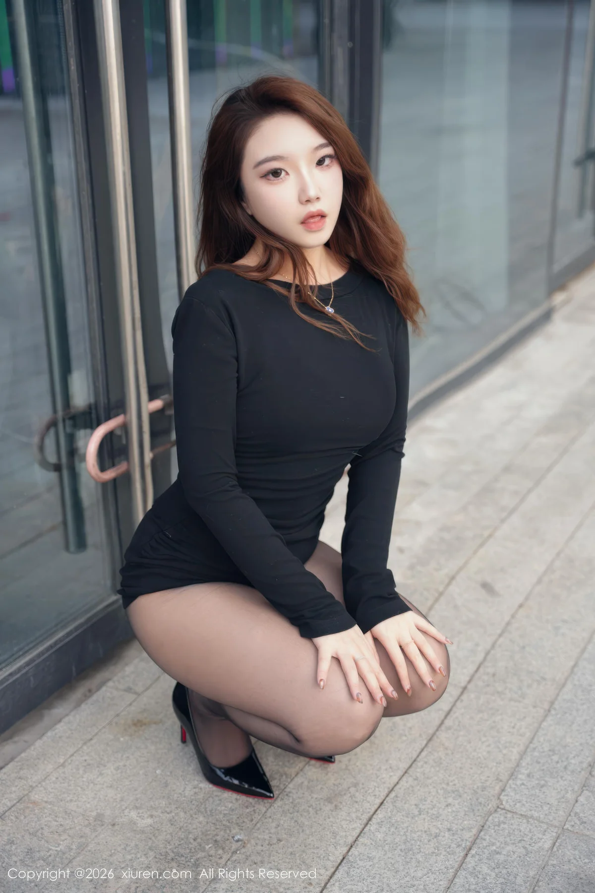 XiuRen 秀人 No.11250 小依依MM 街拍黑色连衣短裙 - 6