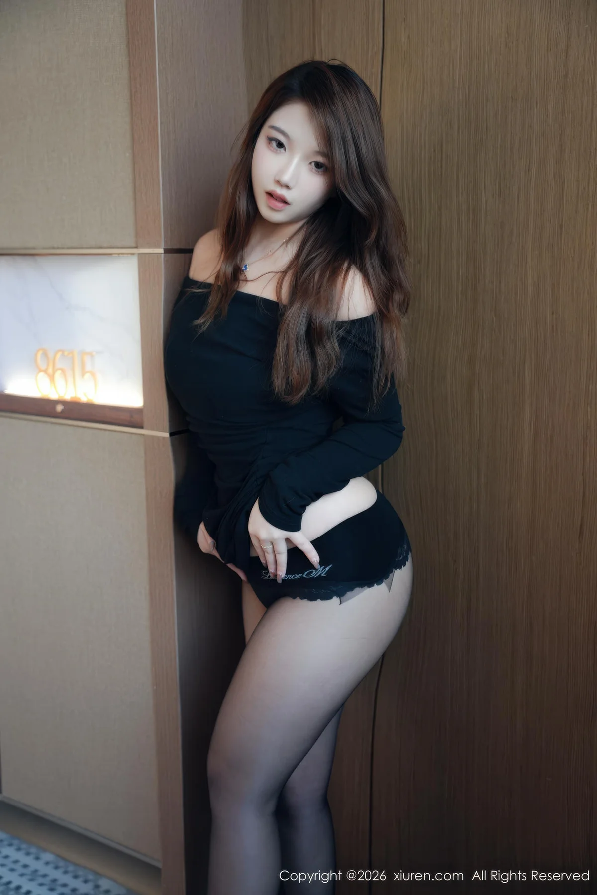 XiuRen 秀人 No.11250 小依依MM 街拍黑色连衣短裙 - 5