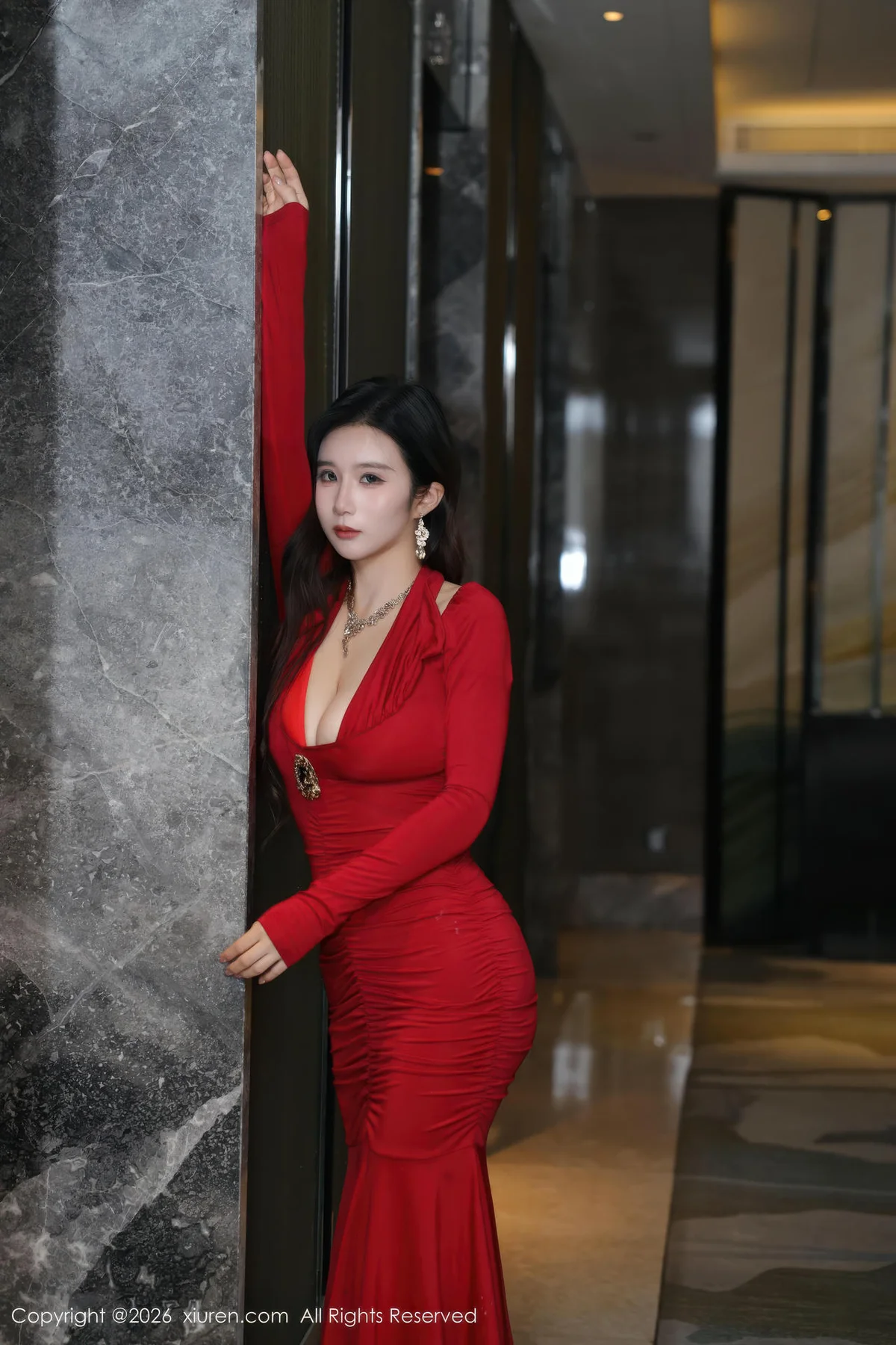 XiuRen 秀人 No.11271 小肉肉咪 红色连衣裙黑丝 - 3