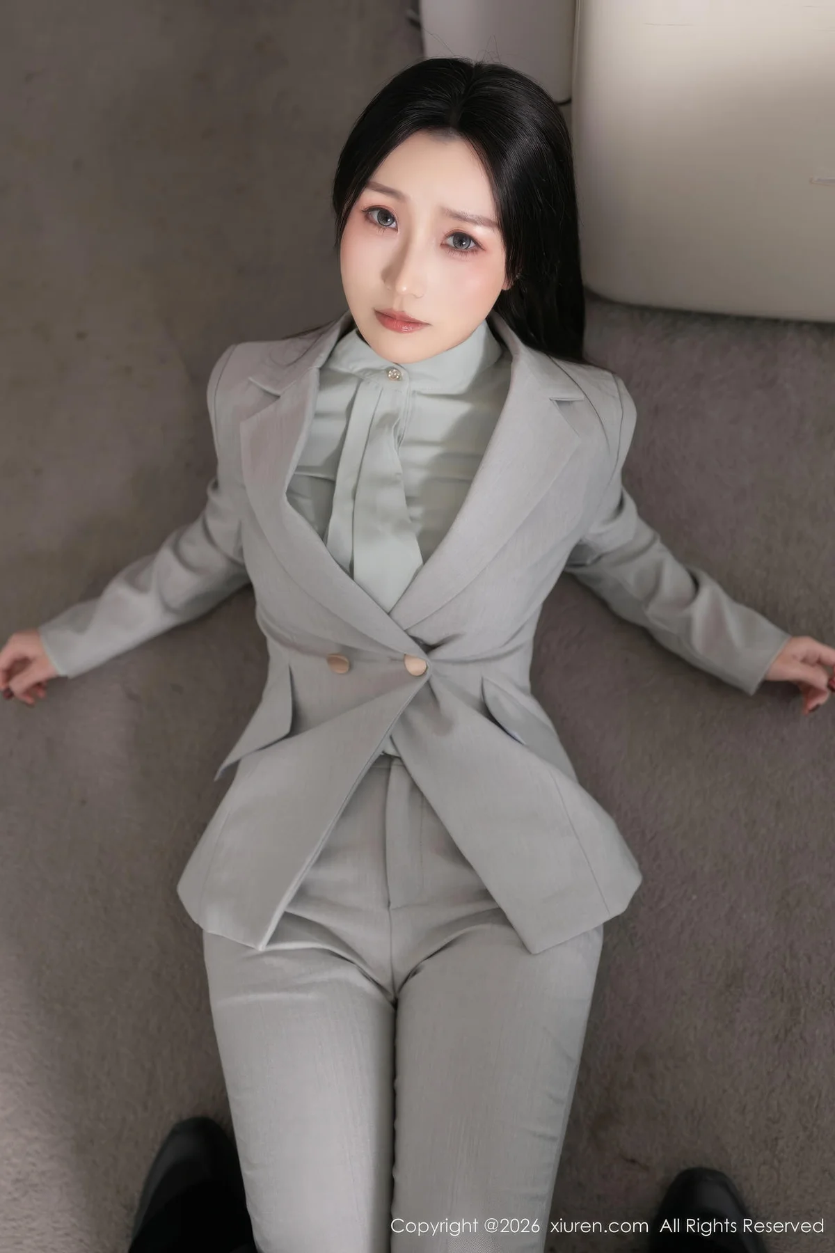 XiuRen 秀人 No.11285 杏子Yada 灰色OL服饰 - 4