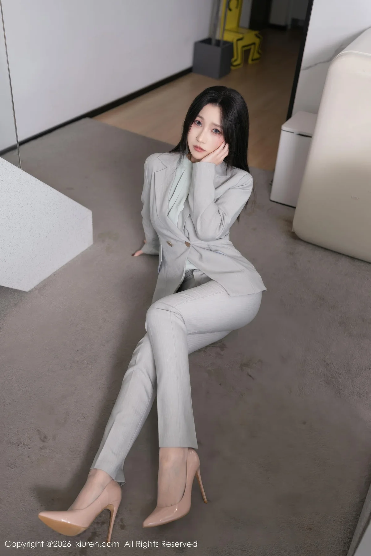 XiuRen 秀人 No.11285 杏子Yada 灰色OL服饰 - 7