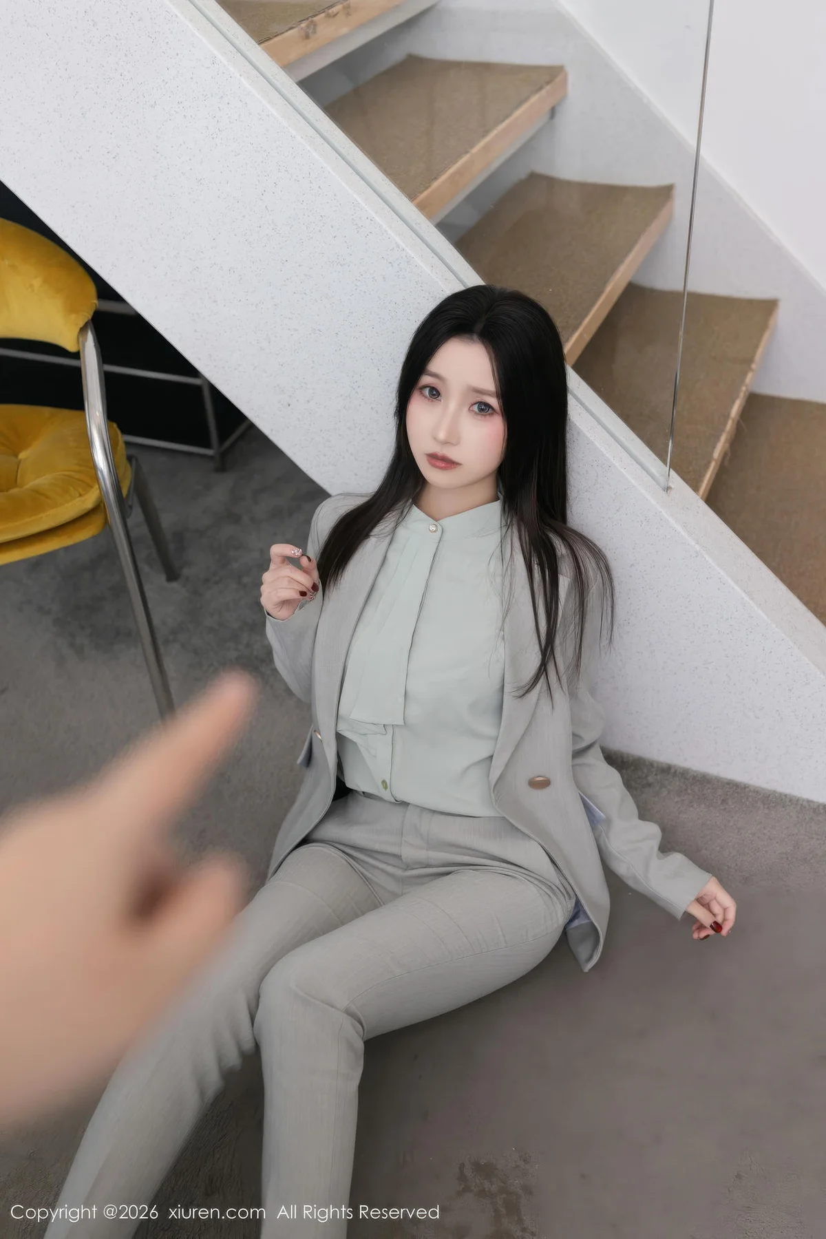 XiuRen 秀人 No.11285 杏子Yada 灰色OL服饰 - 8