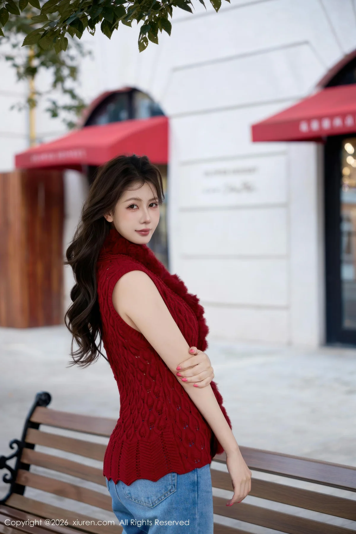 XiuRen 秀人 No.11293 尹甜甜爆乳街拍红色毛衣 - 4