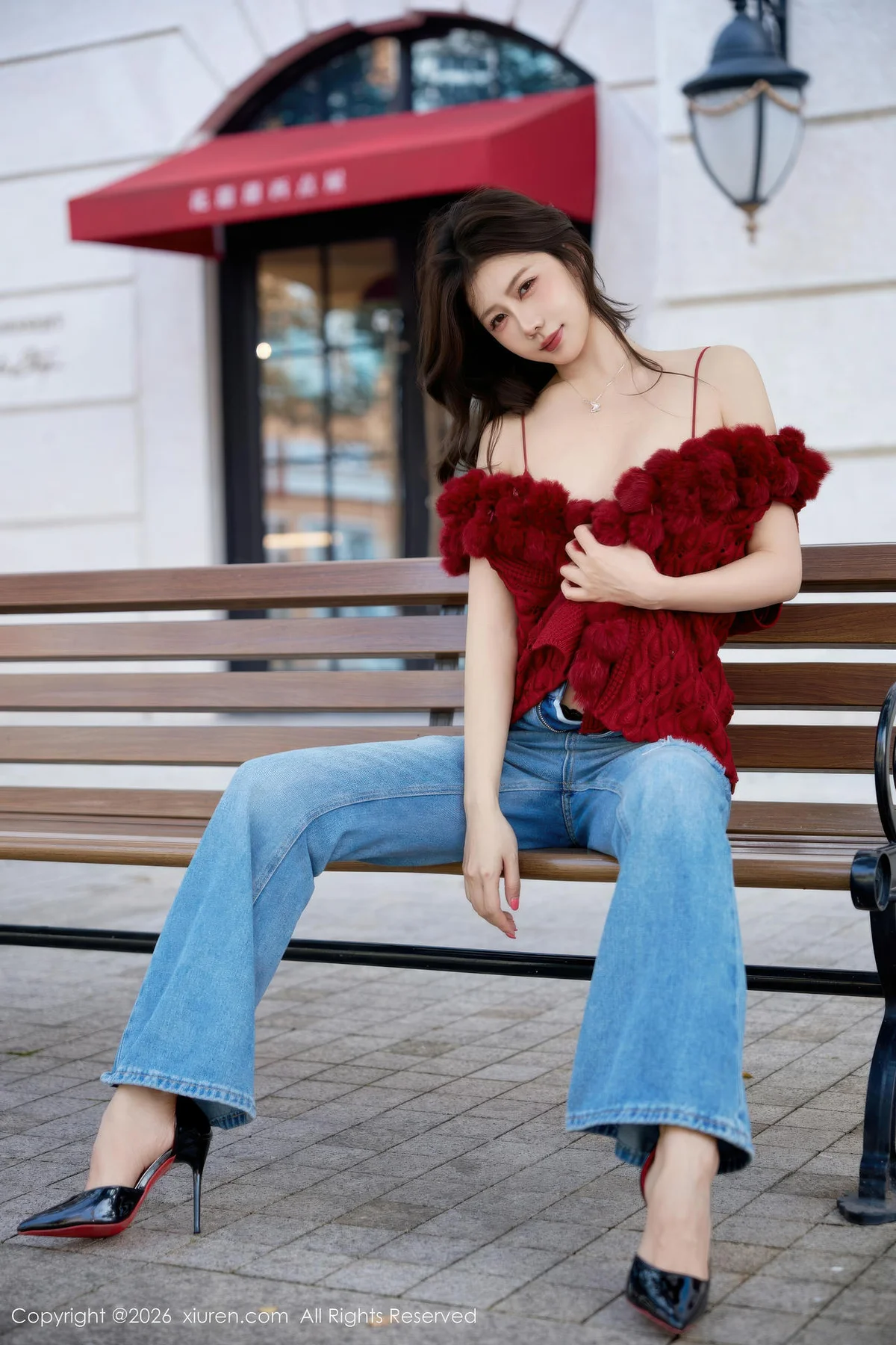 XiuRen 秀人 No.11293 尹甜甜爆乳街拍红色毛衣 - 2